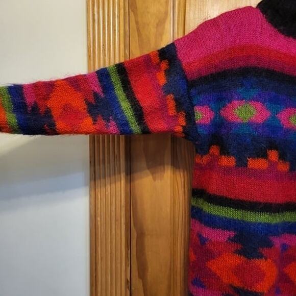 Vintage Hand-Knitted Colourful Geometric Sweater size large - Picture 3 of 9